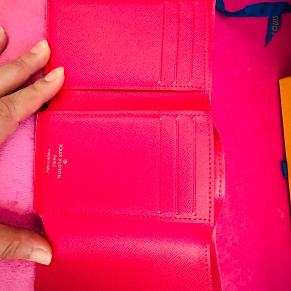 Louis Vuitton Victorine Wallet Fuchsia - Picture 4 of 7